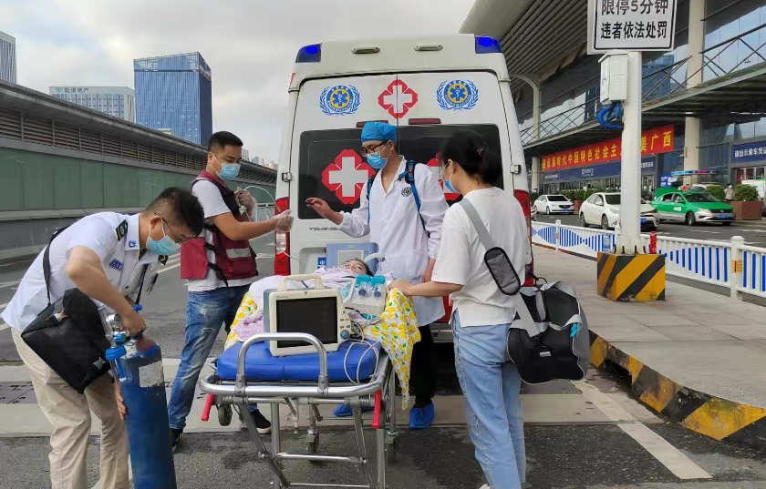 富川救护车出租公司